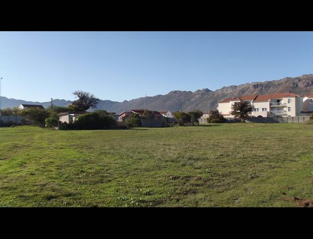 8,524M² VACANT LAND FOR SALE IN WHISPERING PINES